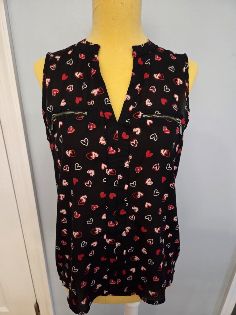 Persaya Heart Sleeveless Top